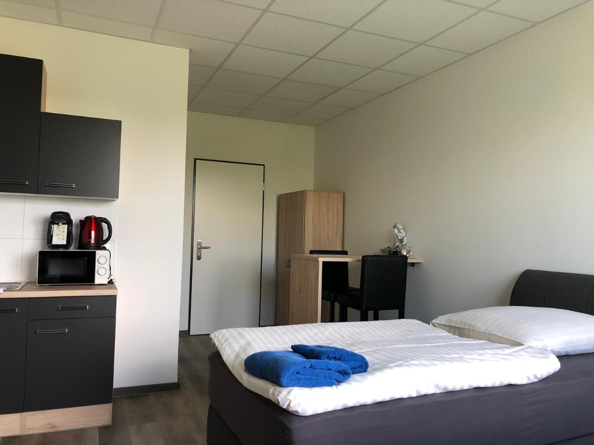 Pension Gaestehaus Kautz Карлсруэ Экстерьер фото